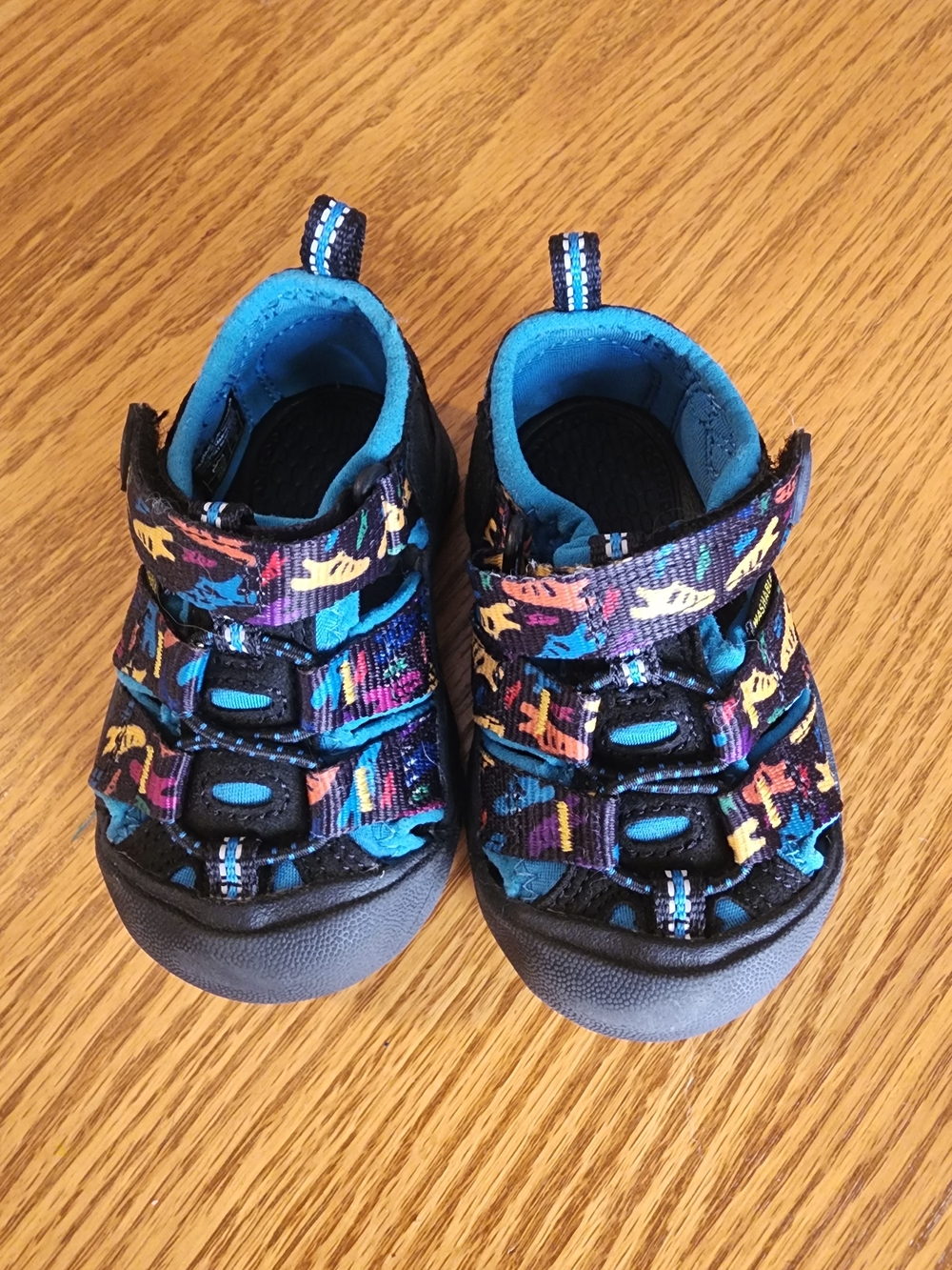 Keen Toddler Size 4 Multicolor Dinosaur-Print Closed-Toe Sandals